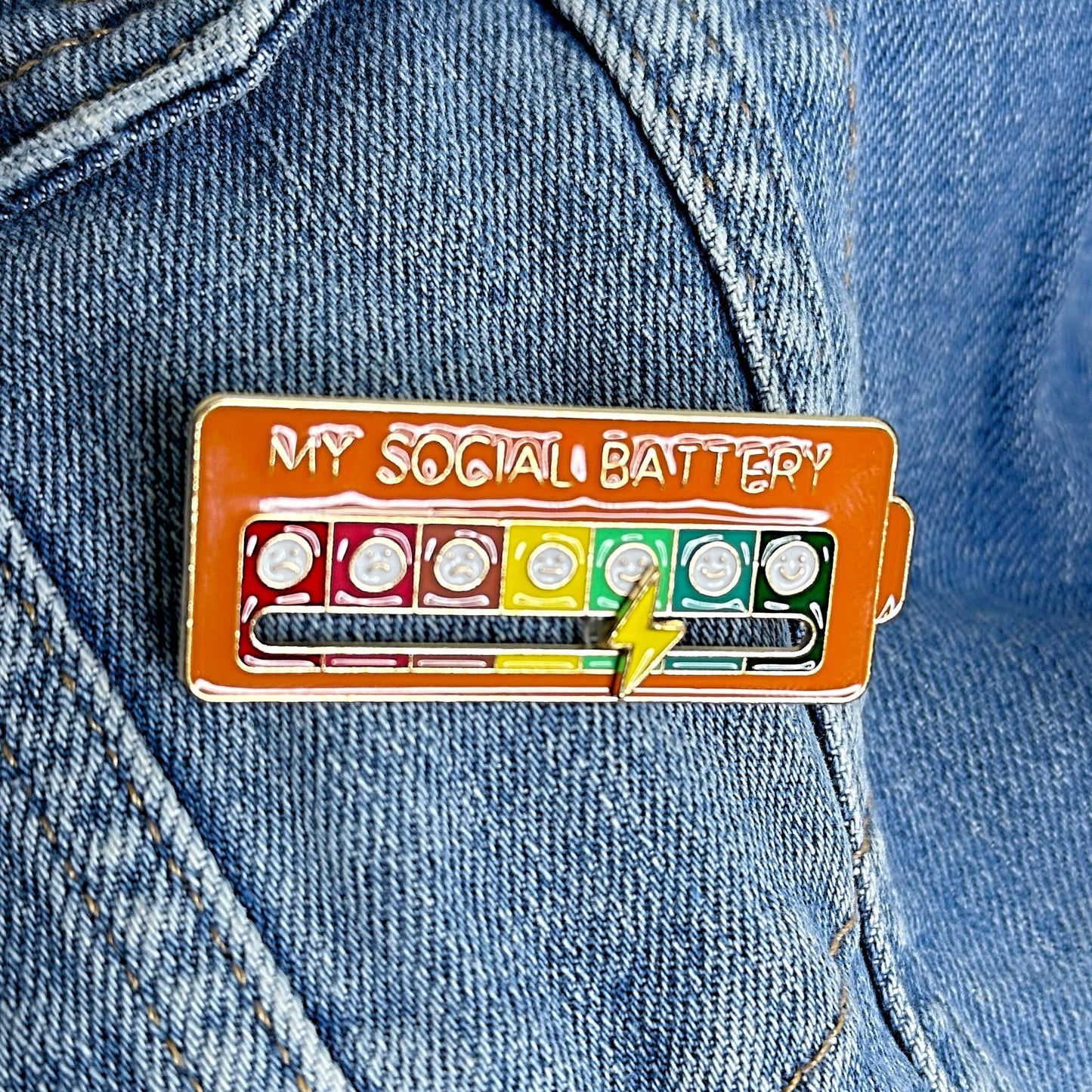 Broche Pila Batería Social